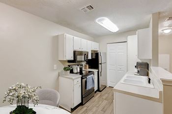 Modern Kitchen at Brandemere Apartment Homes, Winston Salem, NC, 27106